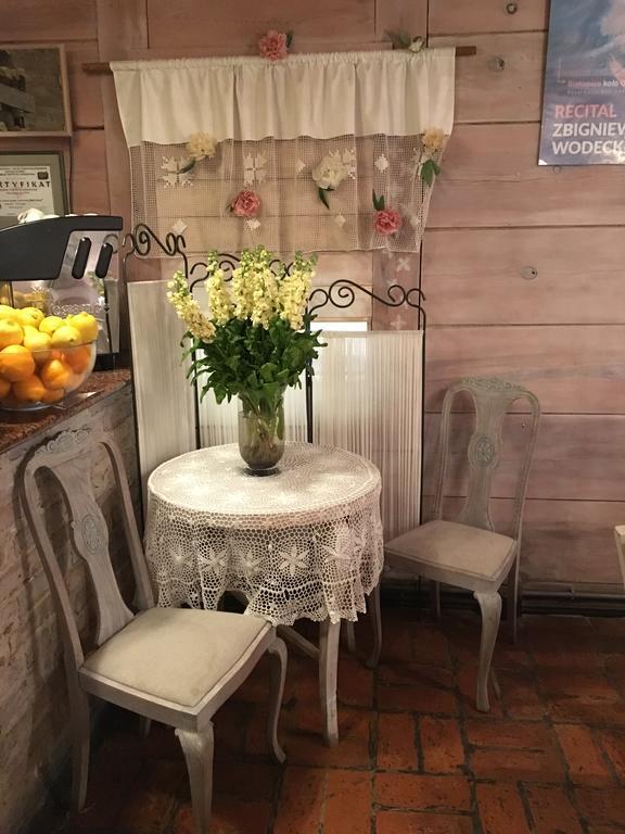 Stajnia Bialy Borek Biskupice Kocurów エクステリア 写真