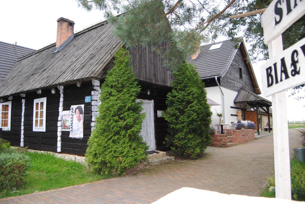 Stajnia Bialy Borek Biskupice Kocurów エクステリア 写真